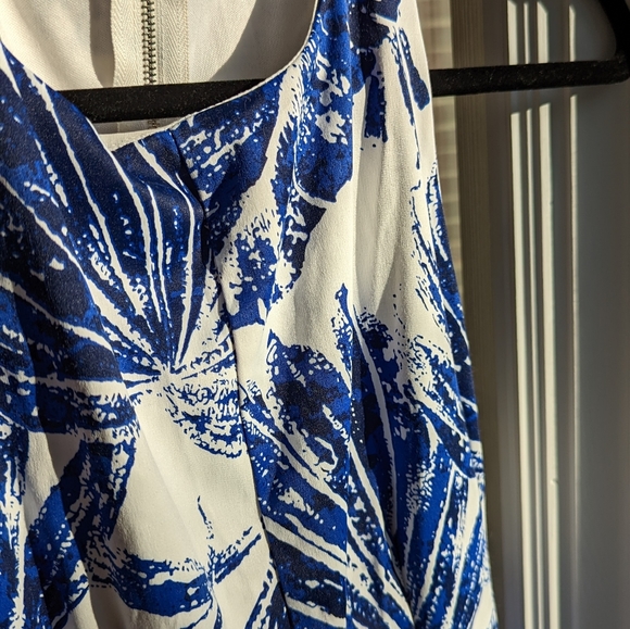 Lulu's white blue floral a-line dress open back M - Picture 3 of 3